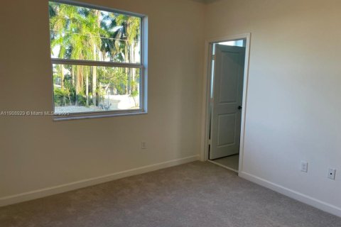 Casa en venta en Miami, Florida, 3 dormitorios, 143.53 m2 № 1967429 - foto 12