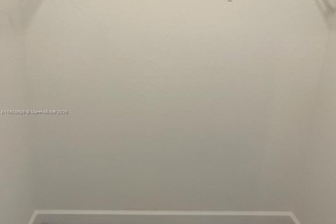 Casa en venta en Miami, Florida, 3 dormitorios, 143.53 m2 № 1967429 - foto 7