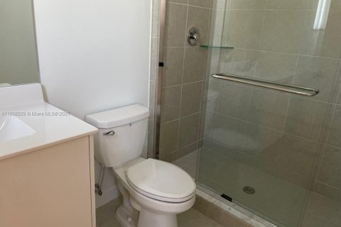 Casa en venta en Miami, Florida, 3 dormitorios, 143.53 m2 № 1967429 - foto 8