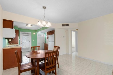 Condo in Boca Raton, Florida, 2 bedrooms  № 2392018 - photo 9