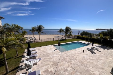 House in Marathon, Florida 5 bedrooms, 317.26 sq.m. № 1710018 - photo 3