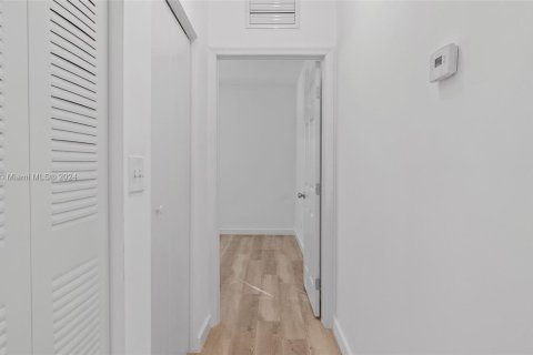 Propiedad comercial en venta en Miami Beach, Florida № 1729380 - foto 16