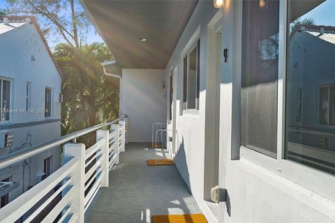 Propiedad comercial en venta en Miami Beach, Florida № 1729380 - foto 24