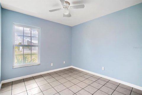 House in Apollo Beach, Florida 3 bedrooms, 174.66 sq.m. № 2410072 - photo 11