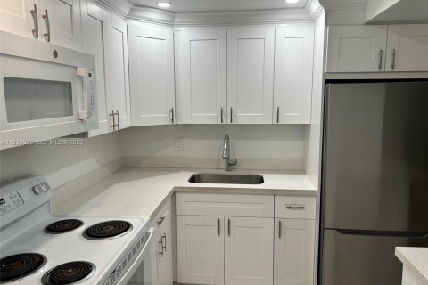 Condominio en venta en Fort Lauderdale, Florida, 2 dormitorios, 82.5 m2 № 2240381 - foto 3