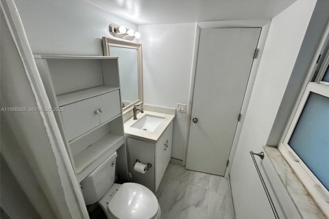 Condominio en venta en Fort Lauderdale, Florida, 2 dormitorios, 82.5 m2 № 2240381 - foto 13