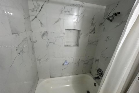 Condominio en venta en Fort Lauderdale, Florida, 2 dormitorios, 82.5 m2 № 2240381 - foto 11