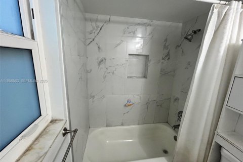 Condominio en venta en Fort Lauderdale, Florida, 2 dormitorios, 82.5 m2 № 2240381 - foto 10