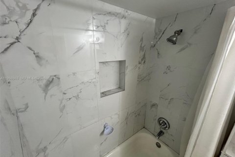 Condominio en venta en Fort Lauderdale, Florida, 2 dormitorios, 82.5 m2 № 2240381 - foto 12