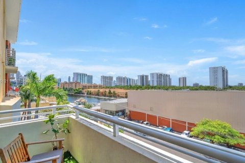 Condominio en venta en Aventura, Florida, 2 dormitorios, 99.78 m2 № 2254058 - foto 29