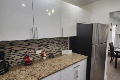 Commercial property in Hollywood, Florida 219.9 sq.m. № 1822057 - photo 28