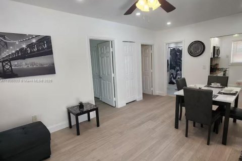 Commercial property in Hollywood, Florida 219.9 sq.m. № 1822057 - photo 25