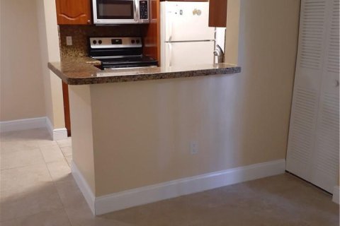 Copropriété à louer à Pompano Beach, Floride: 2 chambres, 83.89 m2 № 2380231 - photo 3