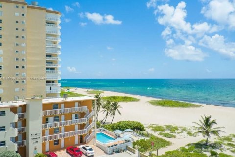 Condominio en venta en Pompano Beach, Florida, 1 dormitorio, 54.81 m2 № 728258 - foto 2