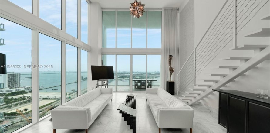 Кондоминиум с 2 спальнями в Майами, Флорида № 2058505