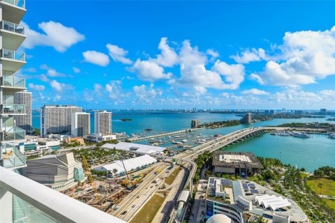 Снять в аренду кондоминиум в Майами, Флорида 2 спальни, 160.72м2, № 2058505 - фото 20