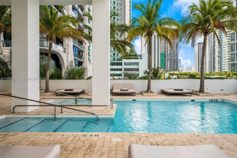 Снять в аренду кондоминиум в Майами, Флорида 2 спальни, 160.72м2, № 2058505 - фото 25