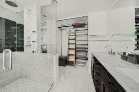 Снять в аренду кондоминиум в Майами, Флорида 2 спальни, 160.72м2, № 2058505 - фото 13