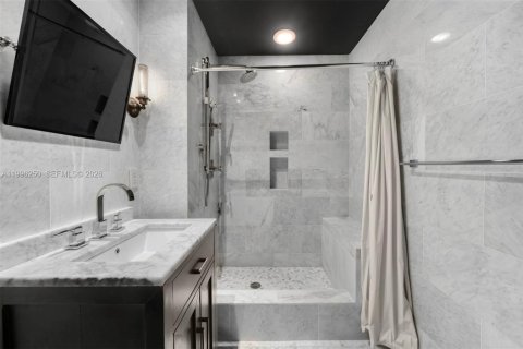 Снять в аренду кондоминиум в Майами, Флорида 2 спальни, 160.72м2, № 2058505 - фото 17