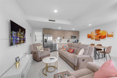 Снять в аренду таунхаус в Хомстед, Флорида 4 спальни, 129.88м2, № 2034926 - фото 10