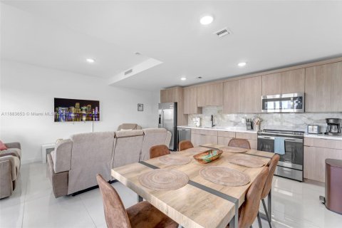 Снять в аренду таунхаус в Хомстед, Флорида 4 спальни, 129.88м2, № 2034926 - фото 9