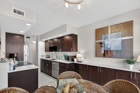 Copropriété à louer à Pompano Beach, Floride: 2 chambres, 117.06 m2 № 2250549 - photo 4