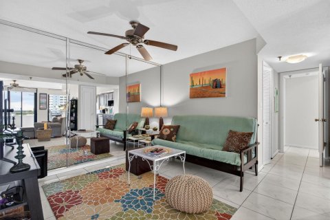 Copropriété à louer à Pompano Beach, Floride: 2 chambres, 117.06 m2 № 2250549 - photo 11