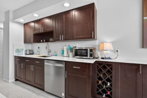 Copropriété à louer à Pompano Beach, Floride: 2 chambres, 117.06 m2 № 2250549 - photo 2