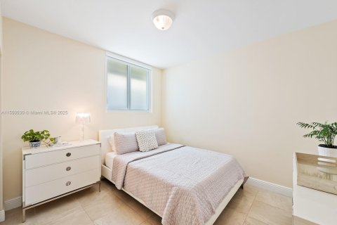Condominio en venta en Miami Beach, Florida, 2 dormitorios, 99.59 m2 № 1860464 - foto 17
