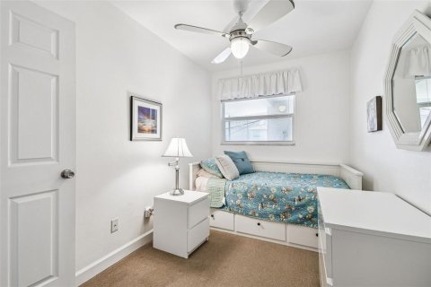 Condo in Saint Petersburg, Florida, 2 bedrooms  № 2148659 - photo 26