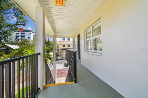Condo in Saint Petersburg, Florida, 2 bedrooms  № 2148659 - photo 4