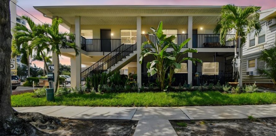 Condo in Saint Petersburg, Florida, 2 bedrooms  № 2148659