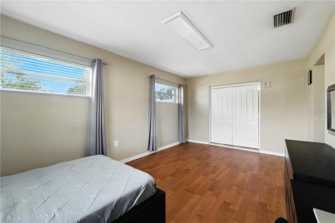 Casa en venta en Tampa, Florida, 4 dormitorios, 156.08 m2 № 1913341 - foto 9
