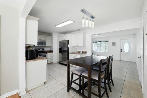 Casa en venta en Tampa, Florida, 4 dormitorios, 156.08 m2 № 1913341 - foto 7