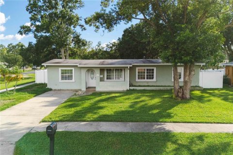 Casa en venta en Tampa, Florida, 4 dormitorios, 156.08 m2 № 1913341 - foto 1
