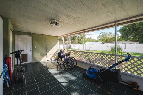 Casa en venta en Tampa, Florida, 4 dormitorios, 156.08 m2 № 1913341 - foto 27