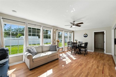 Casa en venta en Tampa, Florida, 4 dormitorios, 156.08 m2 № 1913341 - foto 13