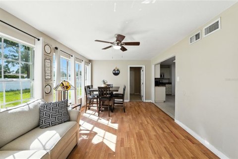 Casa en venta en Tampa, Florida, 4 dormitorios, 156.08 m2 № 1913341 - foto 14