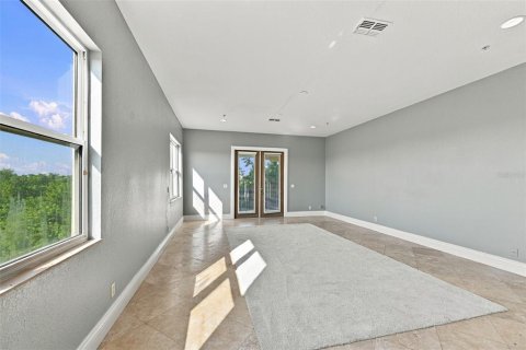 Villa ou maison à louer à Port Richey, Floride: 4 chambres, 392.23 m2 № 2416872 - photo 7