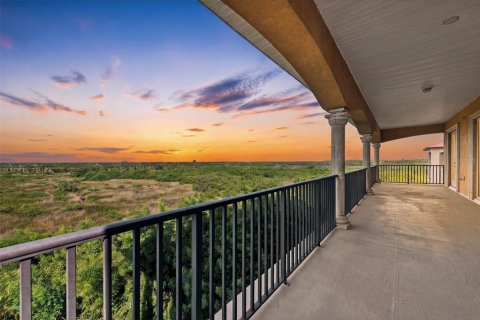 Villa ou maison à louer à Port Richey, Floride: 4 chambres, 392.23 m2 № 2416872 - photo 30