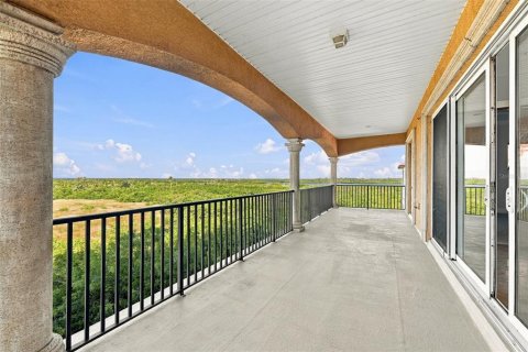 Villa ou maison à louer à Port Richey, Floride: 4 chambres, 392.23 m2 № 2416872 - photo 16