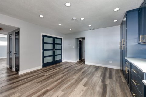 Casa en venta en Saint Petersburg, Florida, 3 dormitorios, 234.11 m2 № 1798255 - foto 13