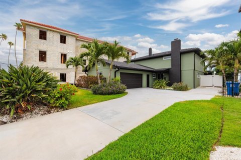 Casa en venta en Saint Petersburg, Florida, 3 dormitorios, 234.11 m2 № 1798255 - foto 28
