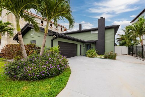 Casa en venta en Saint Petersburg, Florida, 3 dormitorios, 234.11 m2 № 1798255 - foto 2