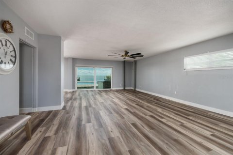 Casa en venta en Saint Petersburg, Florida, 3 dormitorios, 234.11 m2 № 1798255 - foto 22