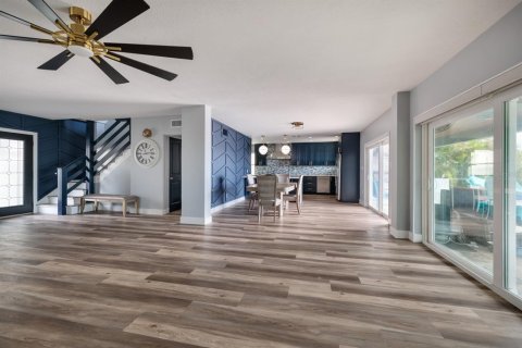 Casa en venta en Saint Petersburg, Florida, 3 dormitorios, 234.11 m2 № 1798255 - foto 14