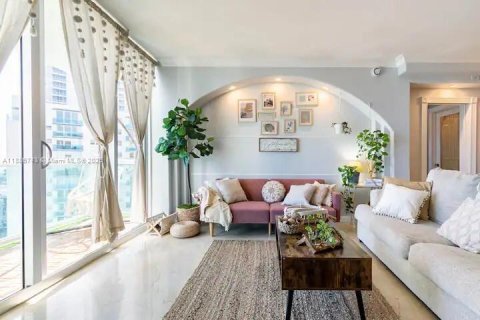 Copropriété à louer à Hollywood, Floride: 1 chambre, 99.41 m2 № 2169631 - photo 6