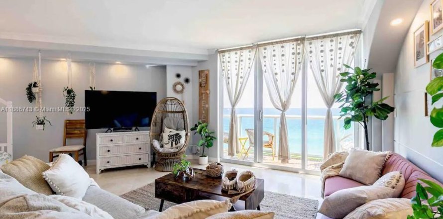 Condo à Hollywood, Floride, 1 chambre  № 2169631