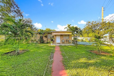 Купить виллу или дом в Майами, Флорида 3 спальни, 79.06м2, № 1991538 - фото 4