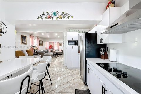 Купить виллу или дом в Майами, Флорида 3 спальни, 79.06м2, № 1991538 - фото 16